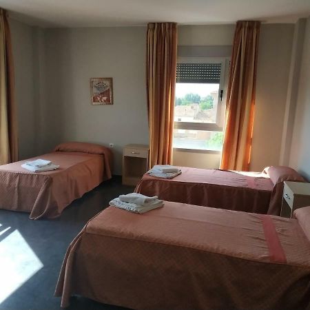 Hostal Restaurante La Concordia Hotel Fuentes Claras Kültér fotó